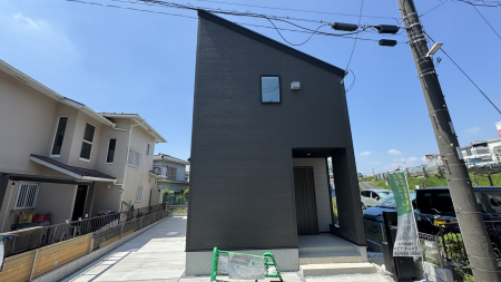 �䑷�q�s����9���ڂ̐V�z��ˌ���