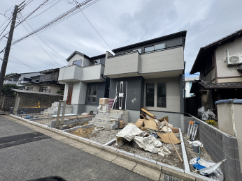 �䑷�q�s�R��2���ڂ̐V�z��ˌ���