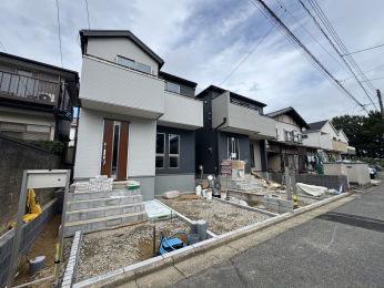 �䑷�q�s�R��2���ڂ̐V�z��ˌ���